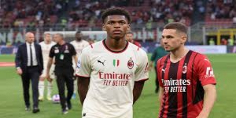 判罚标准之争：VAR究竟该不该介入？-PA真人